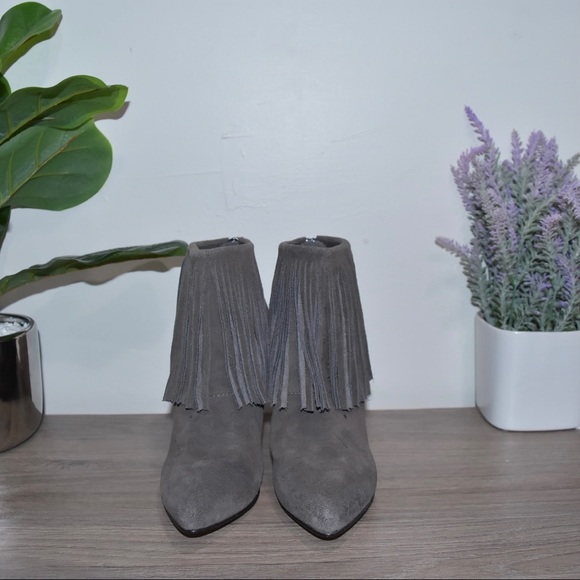 NEW! $120 Chinese Laundry Arctic Fringe Suede Pointy Boho Wedge Bootie Size 6.5 - Picture 1 of 8